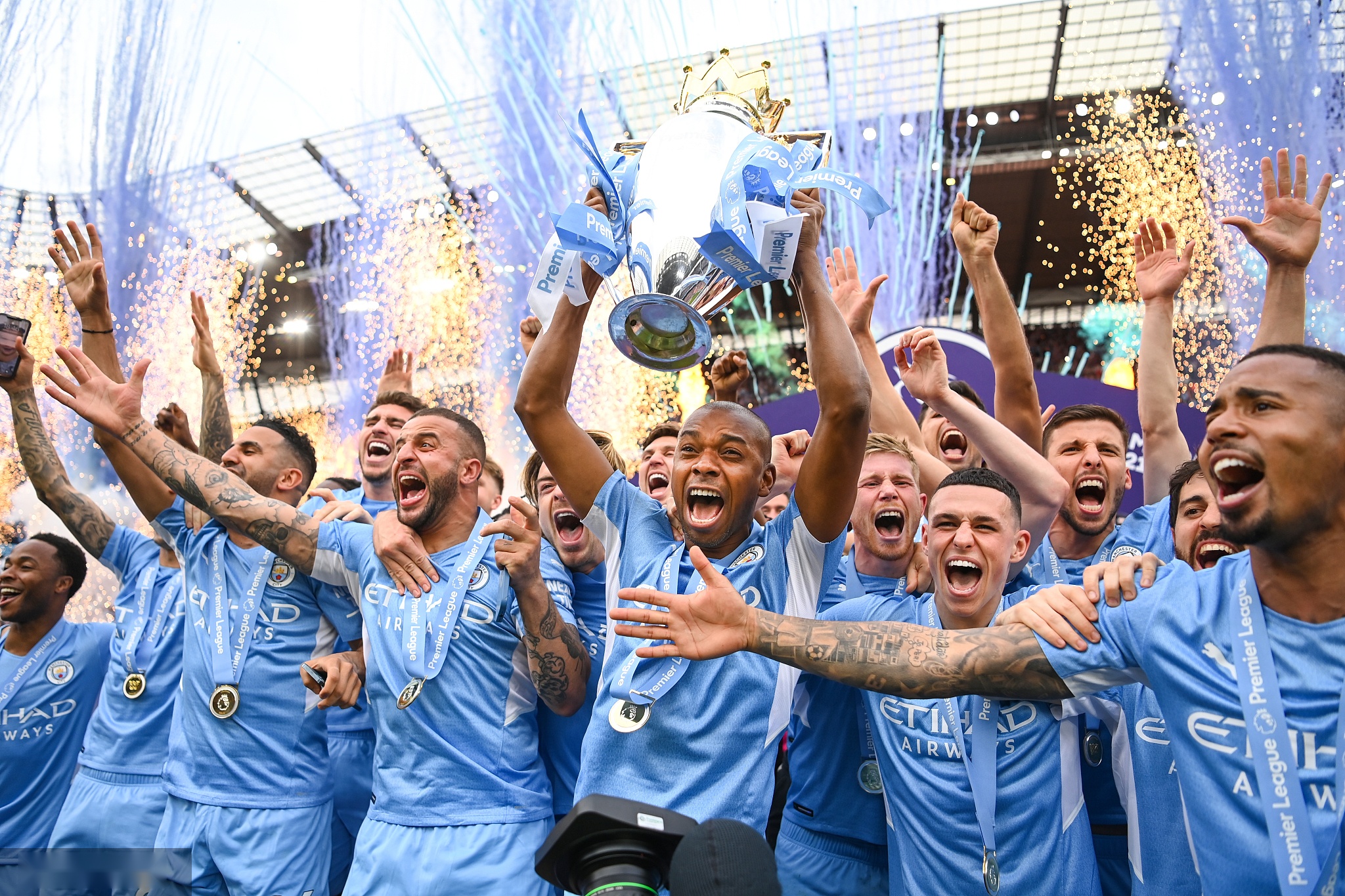 曼城欧冠征途：逆转与荣耀交织的传奇