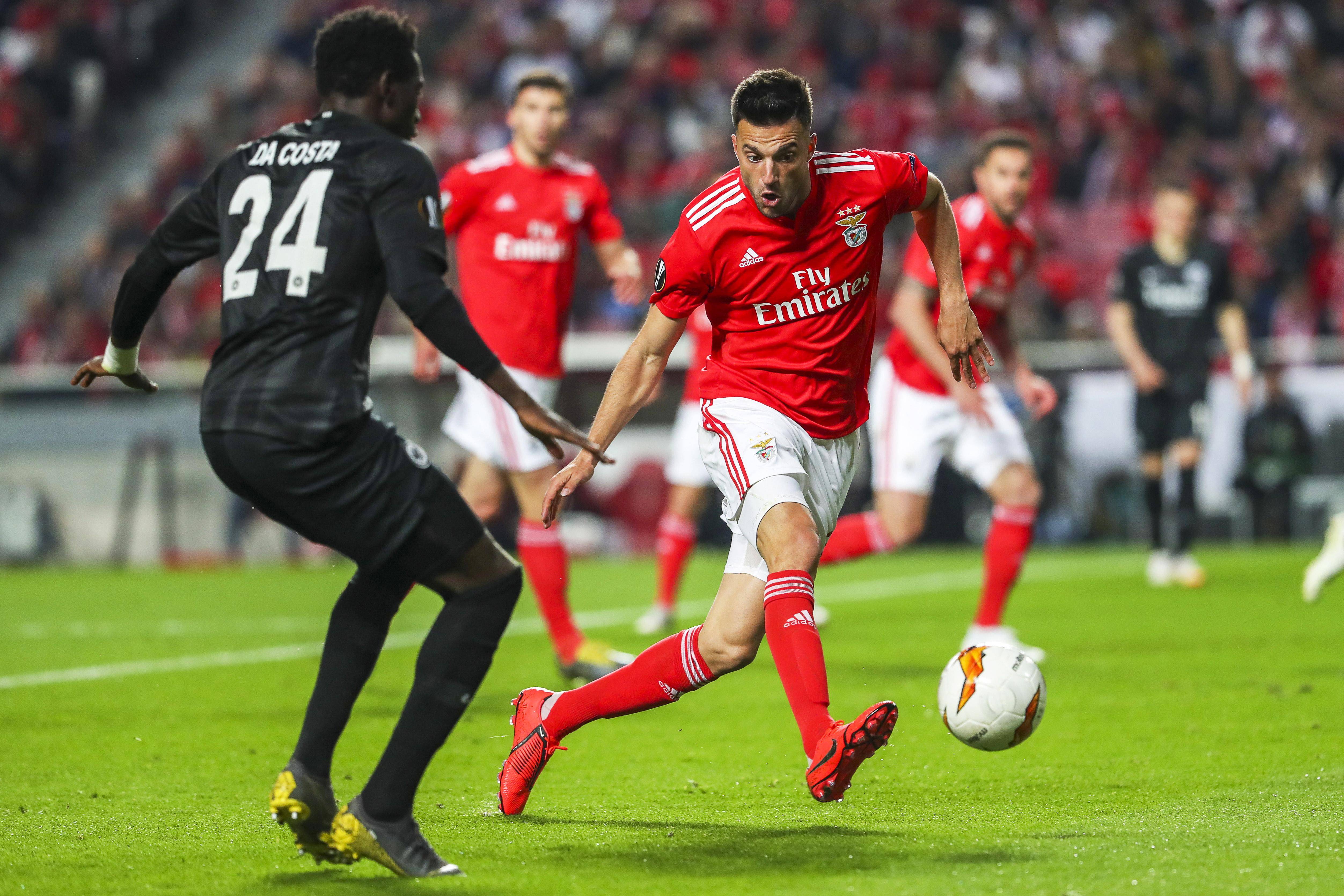 本菲卡：欧冠“逆袭剧本”的热血书写者